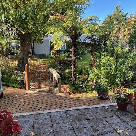 Superb Studio Retreat With Spa, Pool & Bbq Access Вангануї Екстер'єр фото