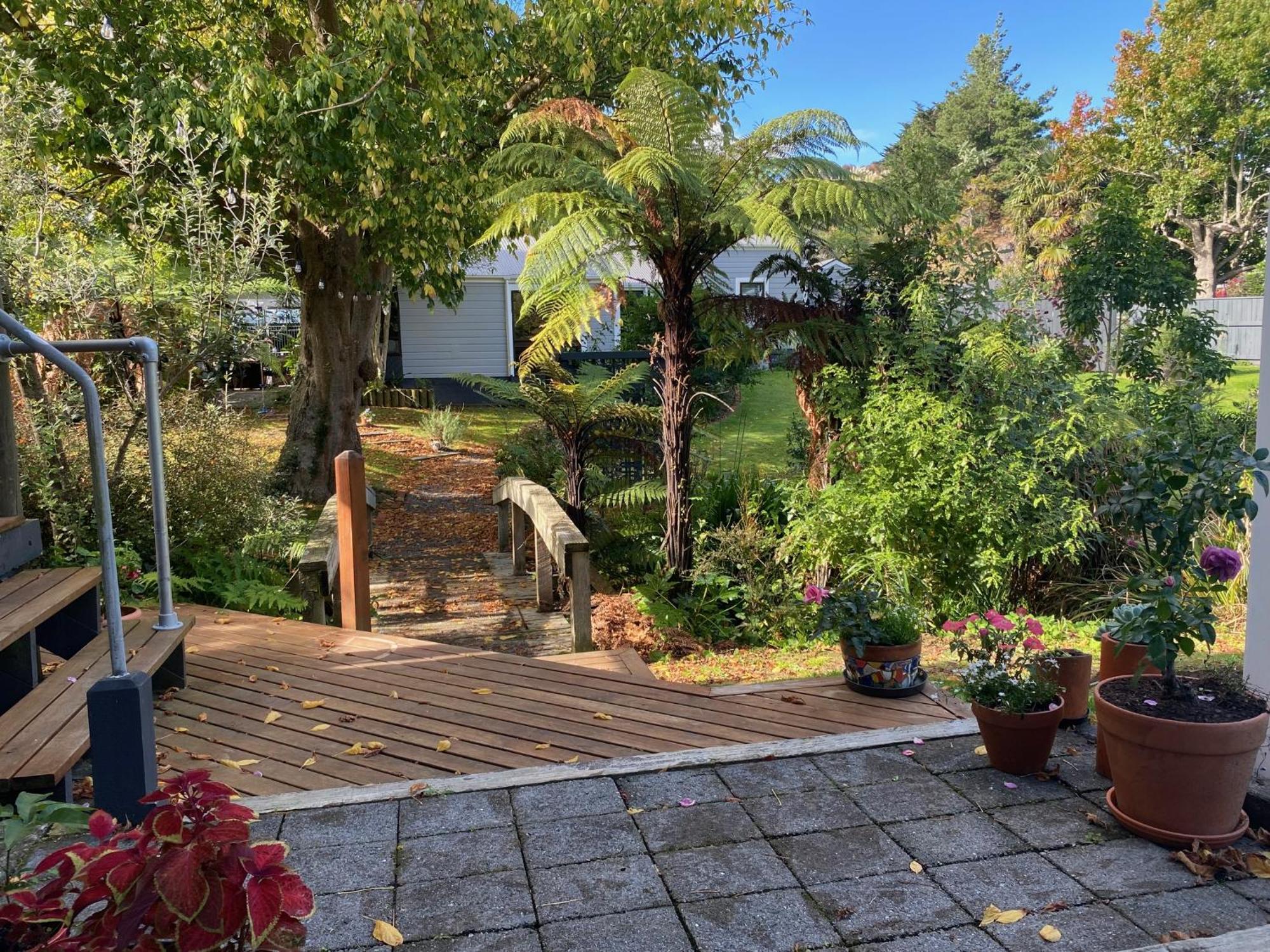 Superb Studio Retreat With Spa, Pool & Bbq Access Вангануї Екстер'єр фото